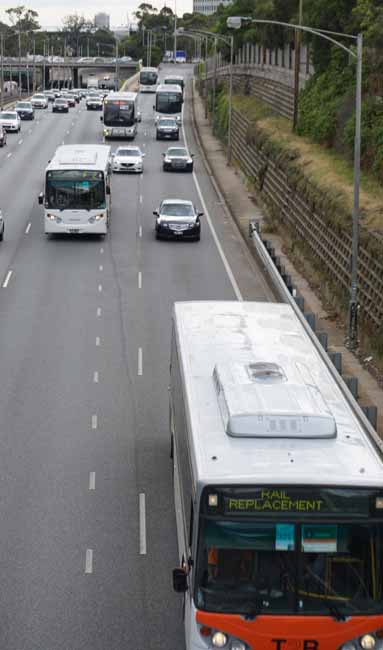 Rail replacement Dandenong Highway